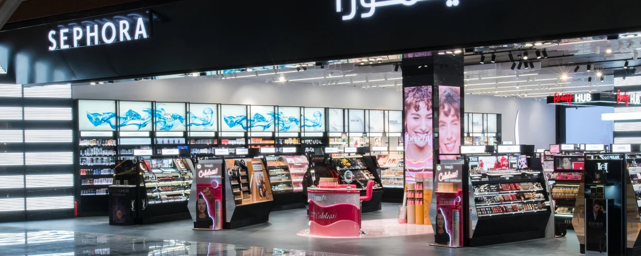 Galleria Al Maryah - Store Banner